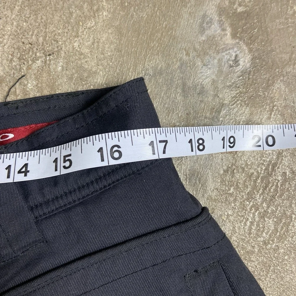 Vintage Y2K Oakley Technical Cargo Pants Size Large Black Fleece Lined Snowboard